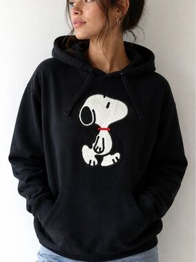 Peanuts Snoopy Hoodie Black
Graphic Pullover Sweatshirt Size
Small Cozy Cartoon